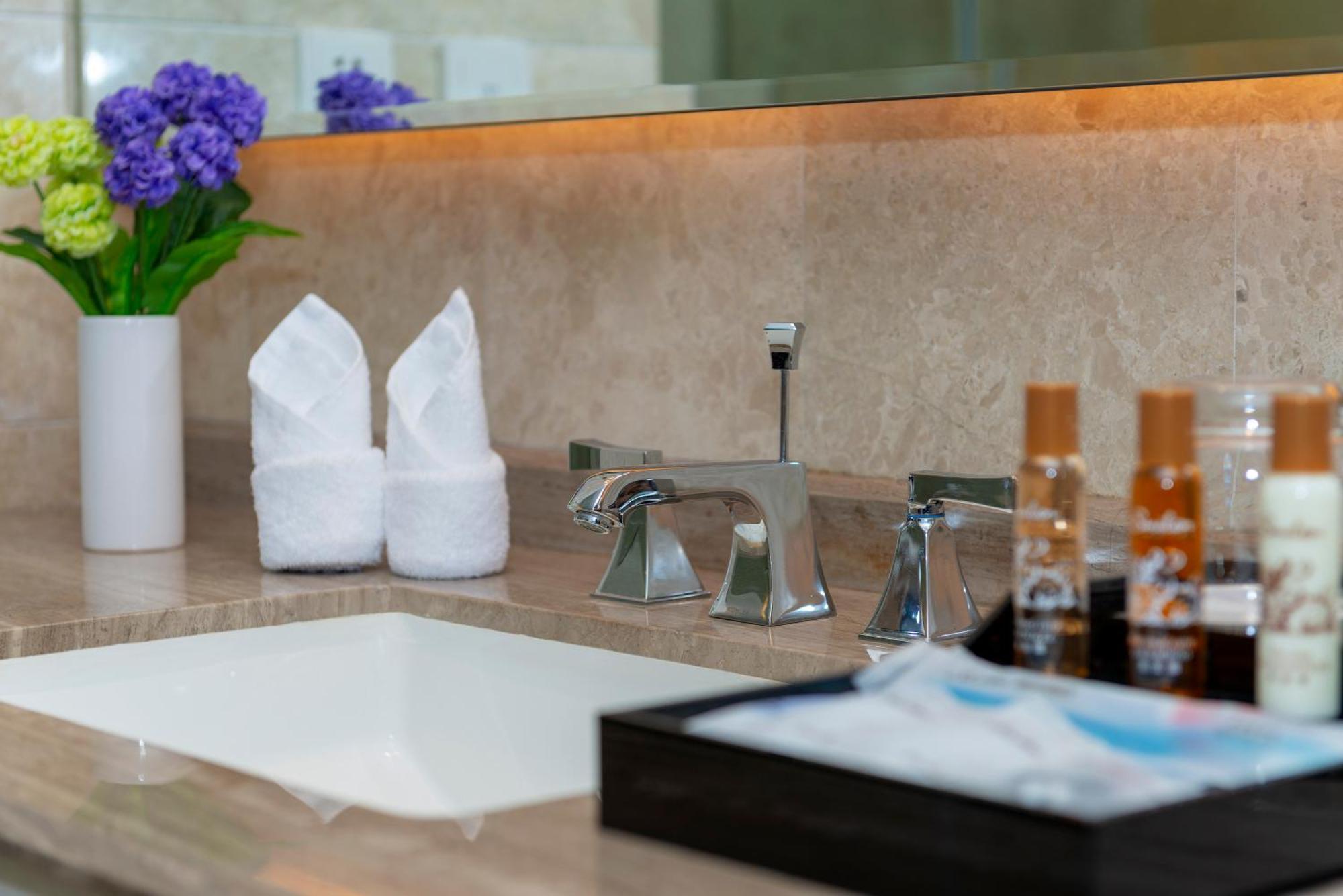 Similan Hotel Zhuhai-Gongbei Port Екстер'єр фото